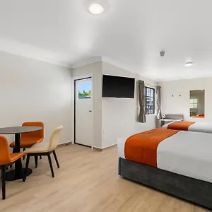 4* Motel 280 & 284 - Refurbished Modern
